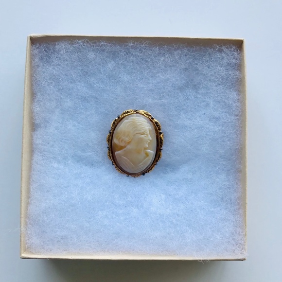 Vintage Cameo Brooch - Picture 3 of 4